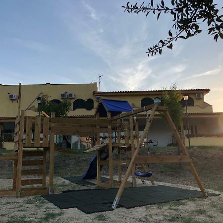 אפריליה Agriturismo "Lo Zafferano" מראה חיצוני תמונה