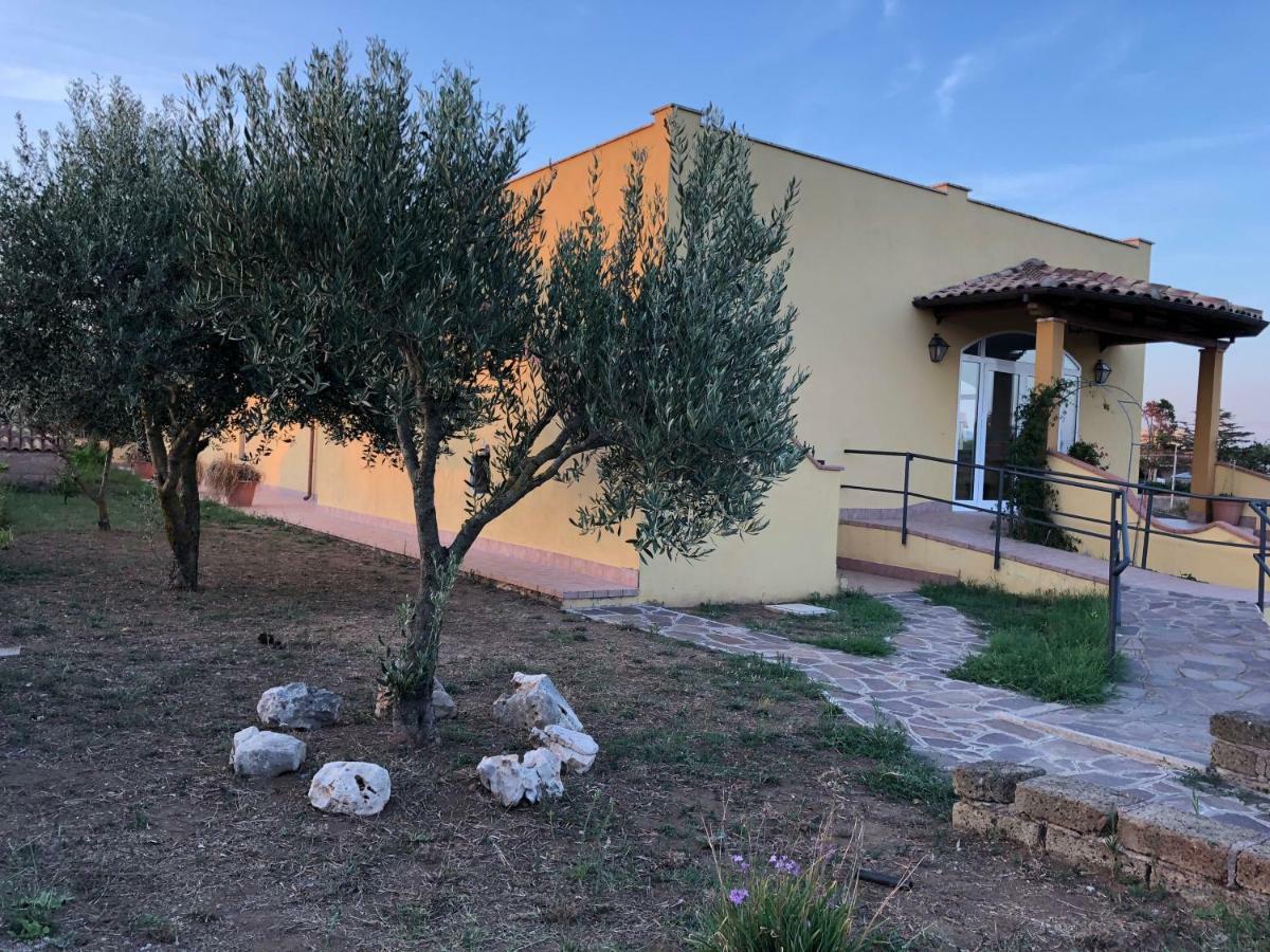אפריליה Agriturismo "Lo Zafferano" מראה חיצוני תמונה