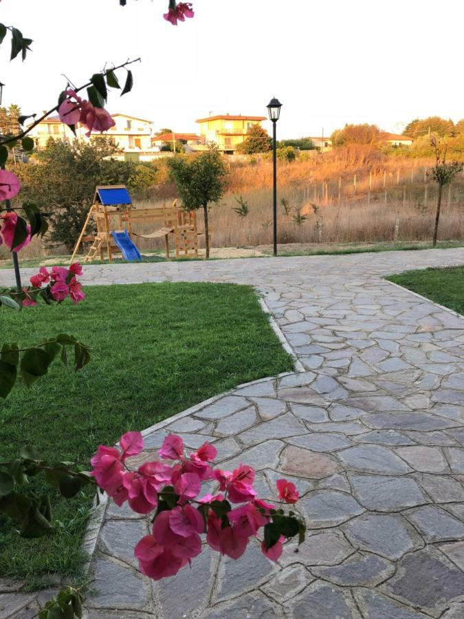 אפריליה Agriturismo "Lo Zafferano" מראה חיצוני תמונה